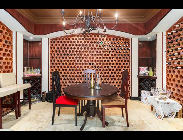 5 BEDROOM HOUSE SOLD IN WEST BEACH